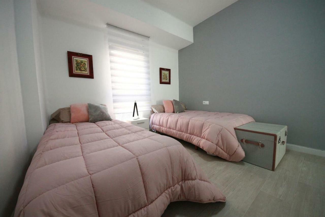 Ivam Esquife Appartement Valencia Buitenkant foto