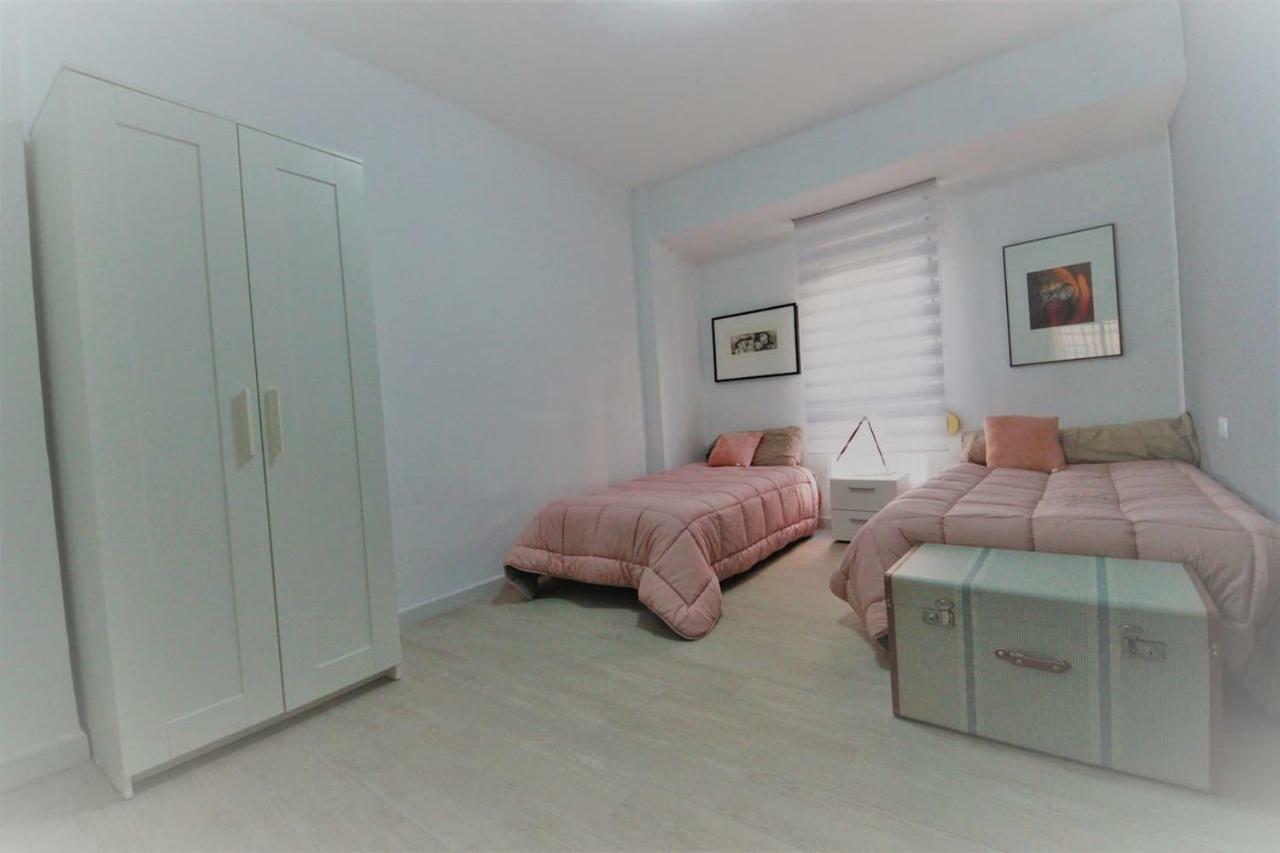 Ivam Esquife Appartement Valencia Buitenkant foto
